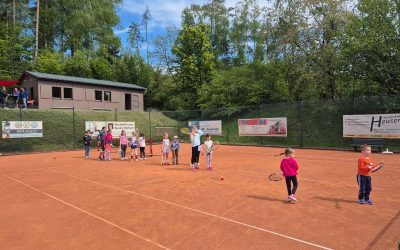 Tennis-Saisoneröffnung 2026 mit vielen Neuinteressenten